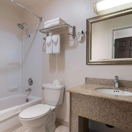Rodeway Inn & Suites Hwy 217 & 26 W Portland Eksteriør billede