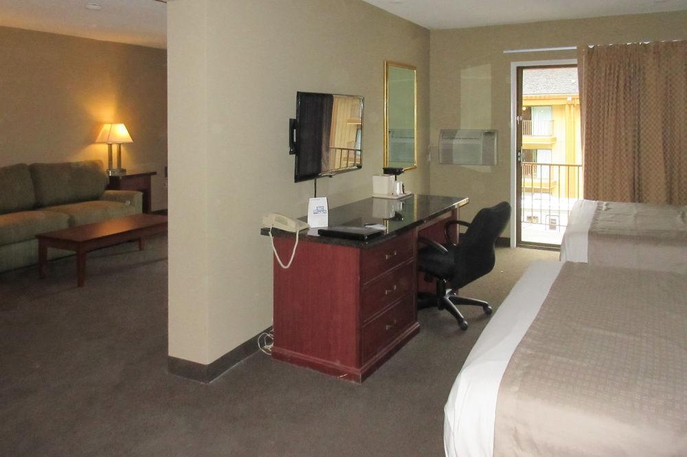 Rodeway Inn & Suites Hwy 217 & 26 W Portland Eksteriør billede